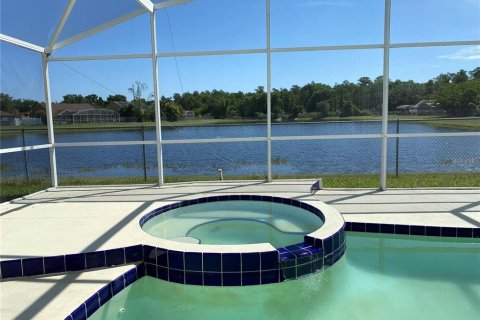 House in Orlando, Florida 4 bedrooms, 222.97 sq.m. № 2381212 - photo 3