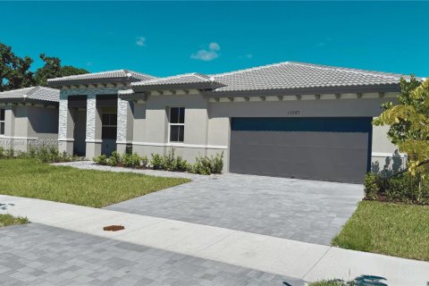 House in Kendall, Florida 5 bedrooms № 1942322 - photo 2
