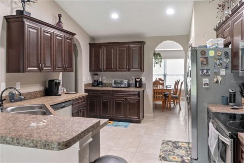 Casa en venta en Ocklawaha, Florida, 3 dormitorios, 179.67 m2 № 1904569 - foto 3