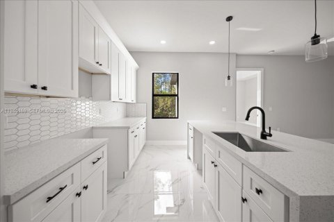 Casa en venta en Lehigh Acres, Florida, 4 dormitorios, 171.13 m2 № 2001493 - foto 11