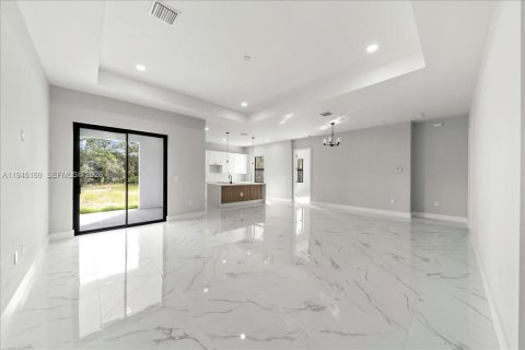 Casa en venta en Lehigh Acres, Florida, 4 dormitorios, 171.13 m2 № 2001493 - foto 17