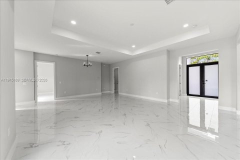 Casa en venta en Lehigh Acres, Florida, 4 dormitorios, 171.13 m2 № 2001493 - foto 14