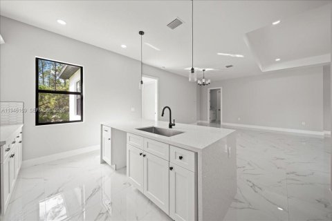 Casa en venta en Lehigh Acres, Florida, 4 dormitorios, 171.13 m2 № 2001493 - foto 12