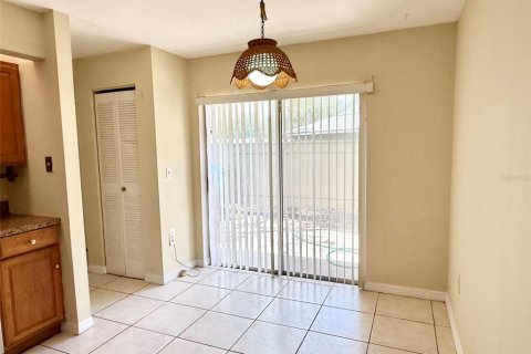 Condominio en alquiler en Orlando, Florida, 2 dormitorios, 98.57 m2 № 2234211 - foto 8