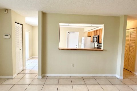 Condominio en alquiler en Orlando, Florida, 2 dormitorios, 98.57 m2 № 2234211 - foto 6