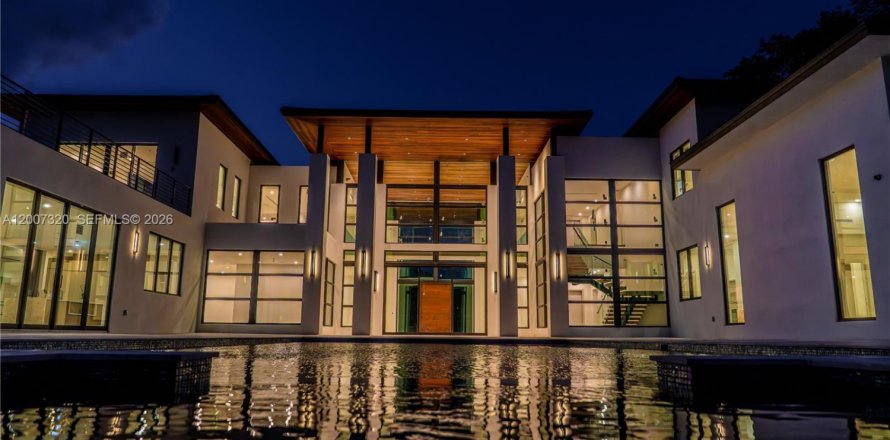 Casa en Pinecrest, Florida 8 dormitorios, 1084.17 m2 № 2071927