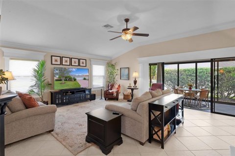 House in The Villages, Florida 3 bedrooms, 178.37 sq.m. № 1910908 - photo 12
