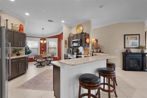 House in The Villages, Florida 3 bedrooms, 178.37 sq.m. № 1910908 - photo 18