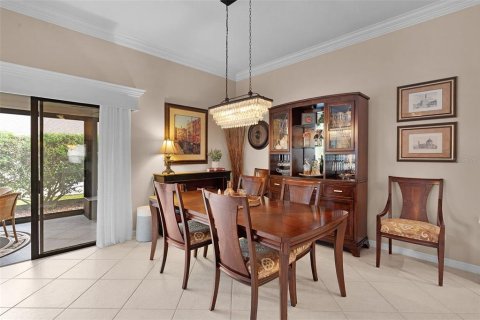 House in The Villages, Florida 3 bedrooms, 178.37 sq.m. № 1910908 - photo 13