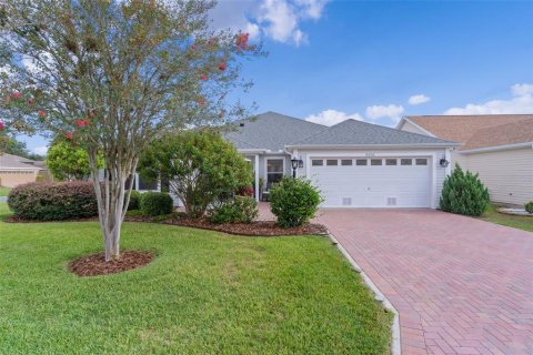 House in The Villages, Florida 3 bedrooms, 178.37 sq.m. № 1910908 - photo 1