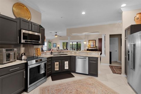 House in The Villages, Florida 3 bedrooms, 178.37 sq.m. № 1910908 - photo 17