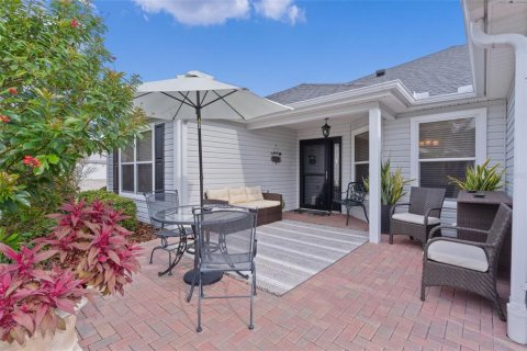 House in The Villages, Florida 3 bedrooms, 178.37 sq.m. № 1910908 - photo 4
