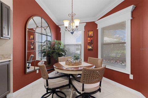 House in The Villages, Florida 3 bedrooms, 178.37 sq.m. № 1910908 - photo 21