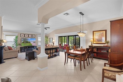House in The Villages, Florida 3 bedrooms, 178.37 sq.m. № 1910908 - photo 8