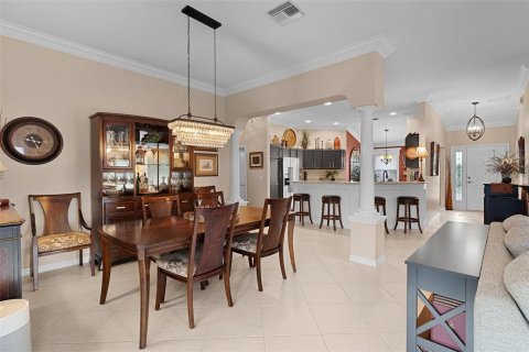 House in The Villages, Florida 3 bedrooms, 178.37 sq.m. № 1910908 - photo 15
