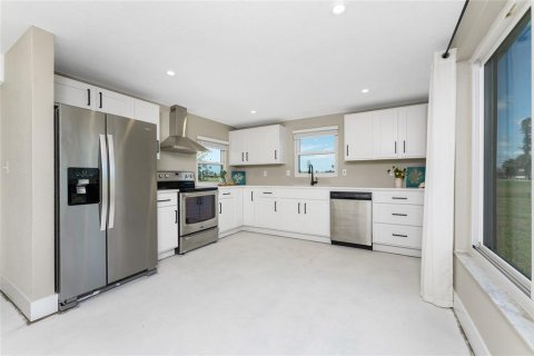 House in Rotonda, Florida 3 bedrooms, 142.05 sq.m. № 1725287 - photo 4