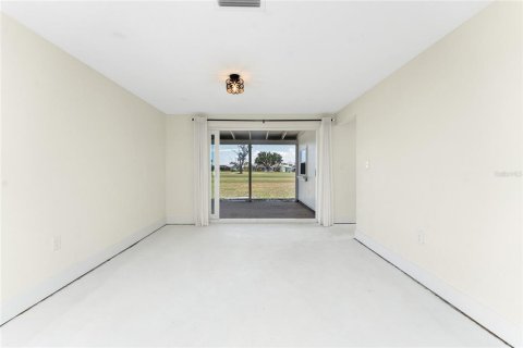 House in Rotonda, Florida 3 bedrooms, 142.05 sq.m. № 1725287 - photo 15
