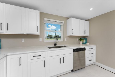 House in Rotonda, Florida 3 bedrooms, 142.05 sq.m. № 1725287 - photo 20