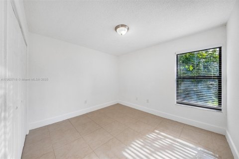 Apartamento en alquiler en North Miami, Florida, 2 dormitorios, 1213.12 m2 № 1953097 - foto 7