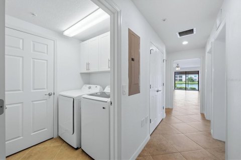 Condo in Venice, Florida, 3 bedrooms № 2396413 - photo 29