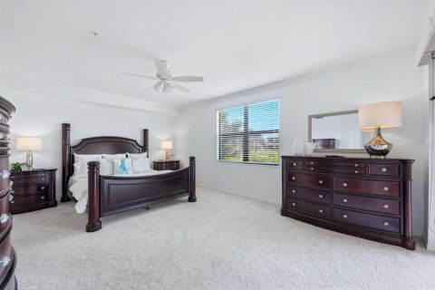 Condo in Venice, Florida, 3 bedrooms № 2396413 - photo 17