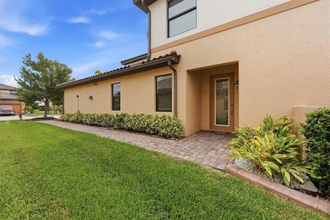 Condo in Venice, Florida, 3 bedrooms № 2396413 - photo 2