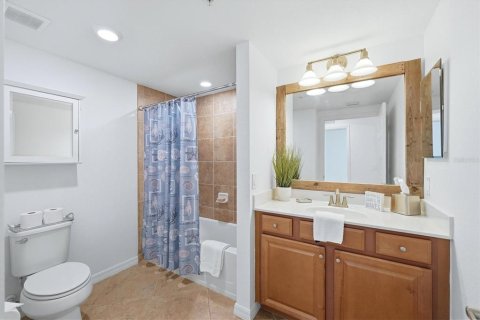 Condo in Venice, Florida, 3 bedrooms № 2396413 - photo 28