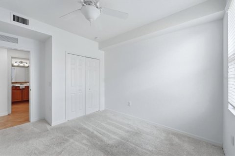 Condo in Venice, Florida, 3 bedrooms № 2396413 - photo 24