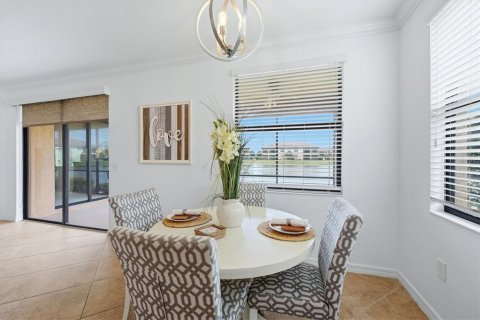Condo in Venice, Florida, 3 bedrooms № 2396413 - photo 16