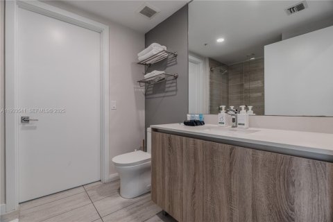 Condo in Miami, Florida, 1 bedroom  № 2035134 - photo 27