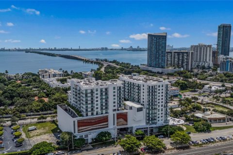 Condo in Miami, Florida, 1 bedroom  № 2035134 - photo 7