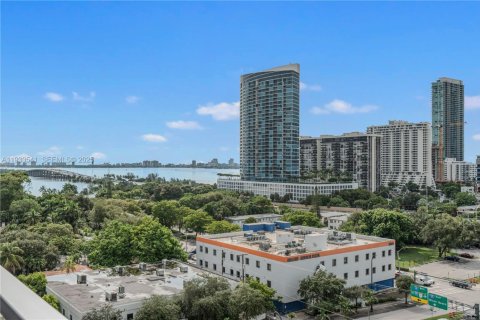 Condo in Miami, Florida, 1 bedroom  № 2035134 - photo 22