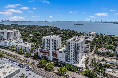Condo in Miami, Florida, 1 bedroom  № 2035134 - photo 6