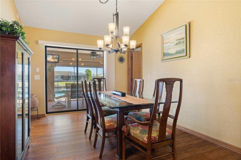 Villa ou maison à vendre à Punta Gorda, Floride: 3 chambres, 178.09 m2 № 2437849 - photo 4