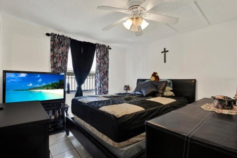 Villa ou maison à vendre à Tampa, Floride: 3 chambres, 104.98 m2 № 2401143 - photo 13
