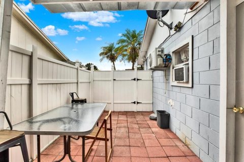 Villa ou maison à vendre à Tampa, Floride: 3 chambres, 104.98 m2 № 2401143 - photo 28