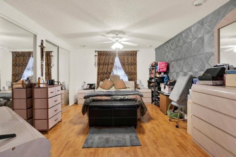 Villa ou maison à vendre à Tampa, Floride: 3 chambres, 104.98 m2 № 2401143 - photo 10