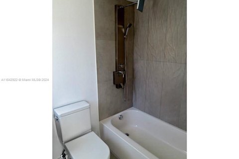 Купить кондоминиум в Майами-Бич, Флорида 1 спальня, 39.58м2, № 1870062 - фото 11