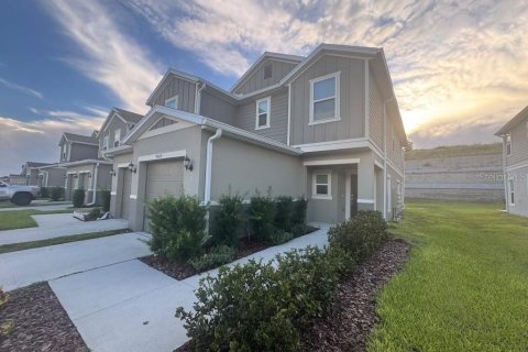 Townhouse in Davenport, Florida 3 bedrooms, 156.73 sq.m. № 2379810 - photo 2