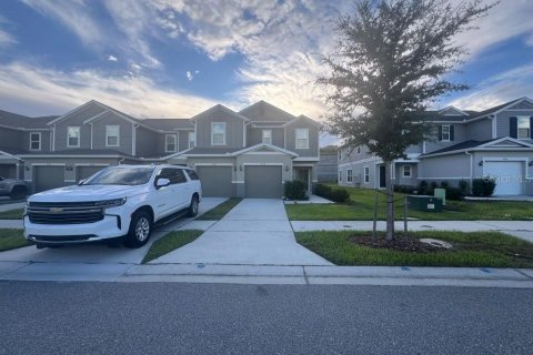 Townhouse in Davenport, Florida 3 bedrooms, 156.73 sq.m. № 2379810 - photo 3