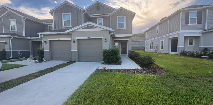 Townhouse in Davenport, Florida 3 bedrooms, 156.73 sq.m. № 2379810