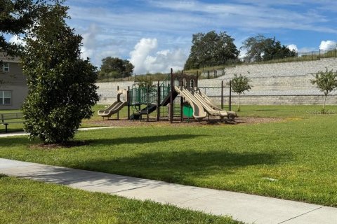 Townhouse in Davenport, Florida 3 bedrooms, 156.73 sq.m. № 2379810 - photo 9