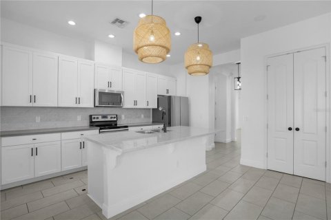 Townhouse in Lake Mary, Florida 4 bedrooms, 232.16 sq.m. № 1912835 - photo 8