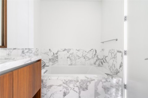 Copropriété à vendre à Miami, Floride: 3 chambres, 195.84 m2 № 2089698 - photo 27