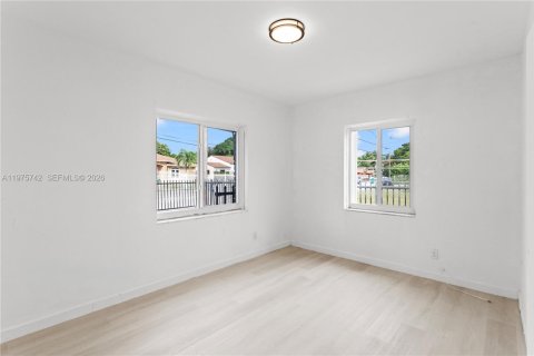 Villa ou maison à louer à Miami, Floride: 3 chambres, 99.03 m2 № 2038316 - photo 6