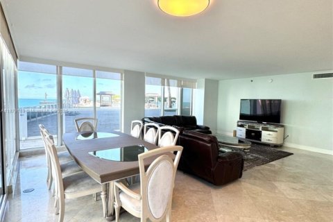 Condo in Hallandale Beach, Florida, 3 bedrooms № 1927846 - photo 6