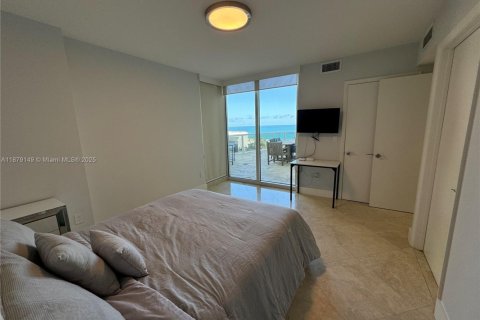 Condo in Hallandale Beach, Florida, 3 bedrooms № 1927846 - photo 16