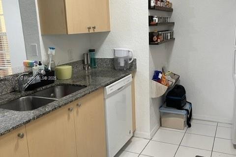 Снять в аренду кондоминиум в Мирамар, Флорида 1 спальня, 78.97м2, № 1947557 - фото 5