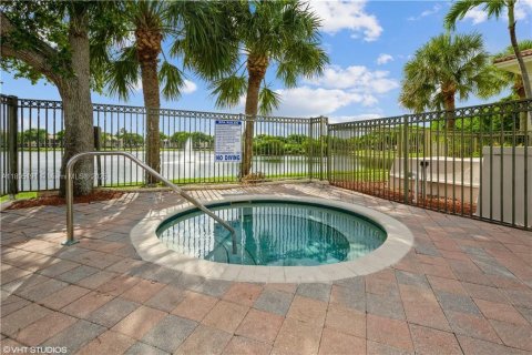 Снять в аренду кондоминиум в Мирамар, Флорида 1 спальня, 78.97м2, № 1947557 - фото 17