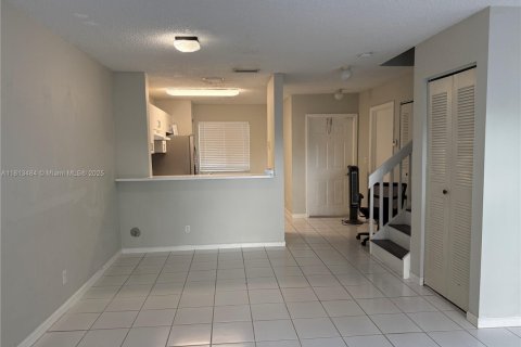 Townhouse in Miami, Florida 3 bedrooms, 117.99 sq.m. № 1761709 - photo 4